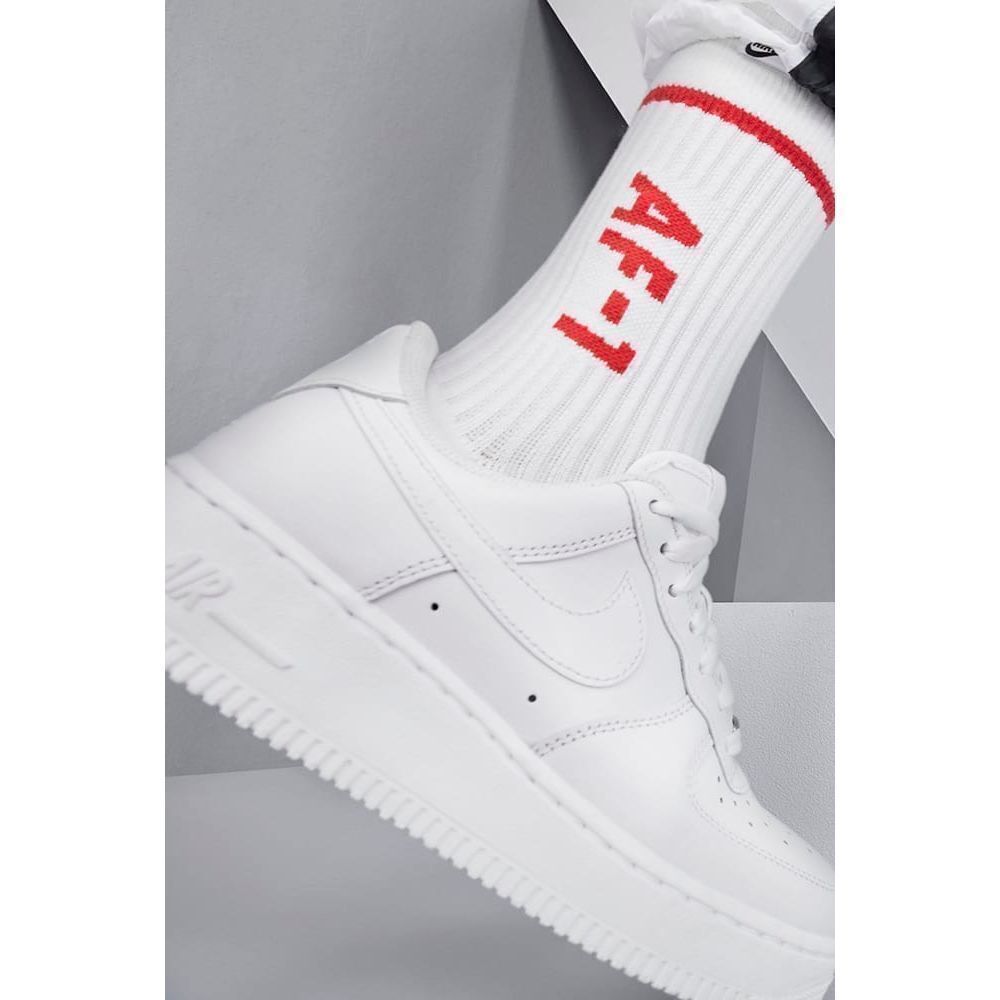 Nike Womens Size 7 Air Force 1's Sneakers Classic White Chunky Streetwear Casual - Picture 16 of 16